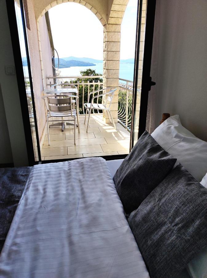 Dream View Apartments Dalmatia โตรกีร์ ภายนอก รูปภาพ